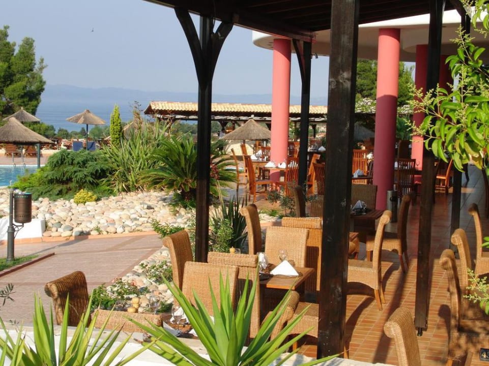 Alia Palace, Pefkohori Alia Palace