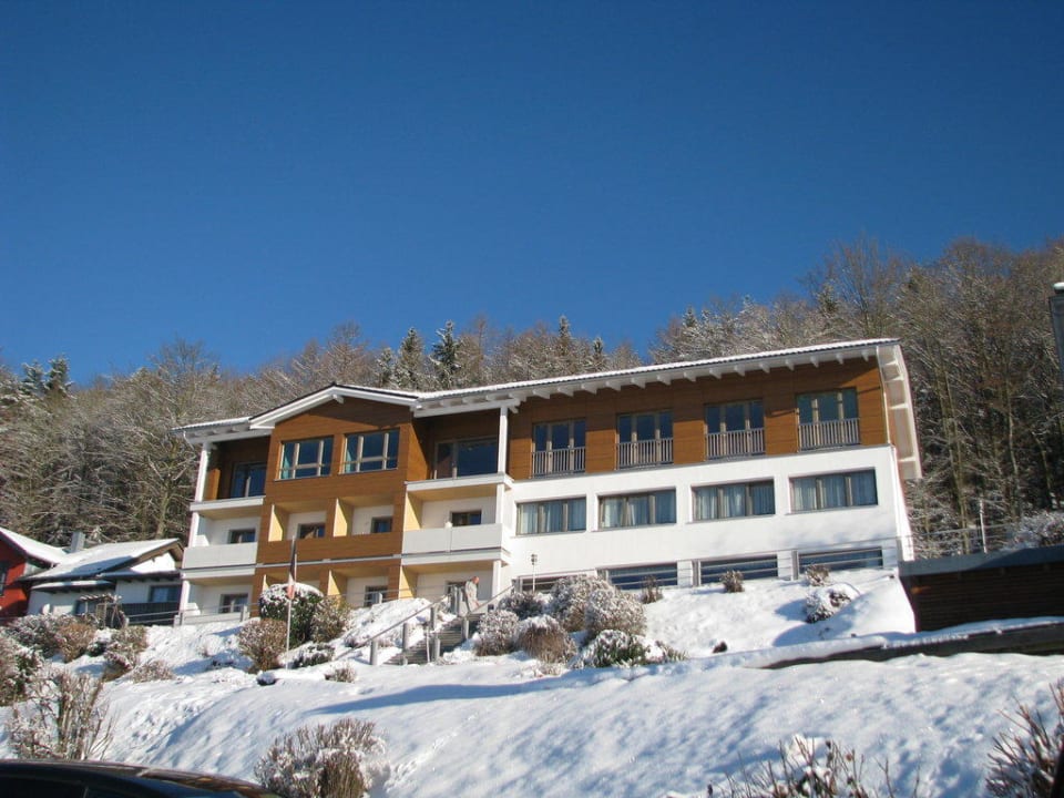 Hotel von der Straßenseite Thula Wellnesshotel Bayerischer Wald
