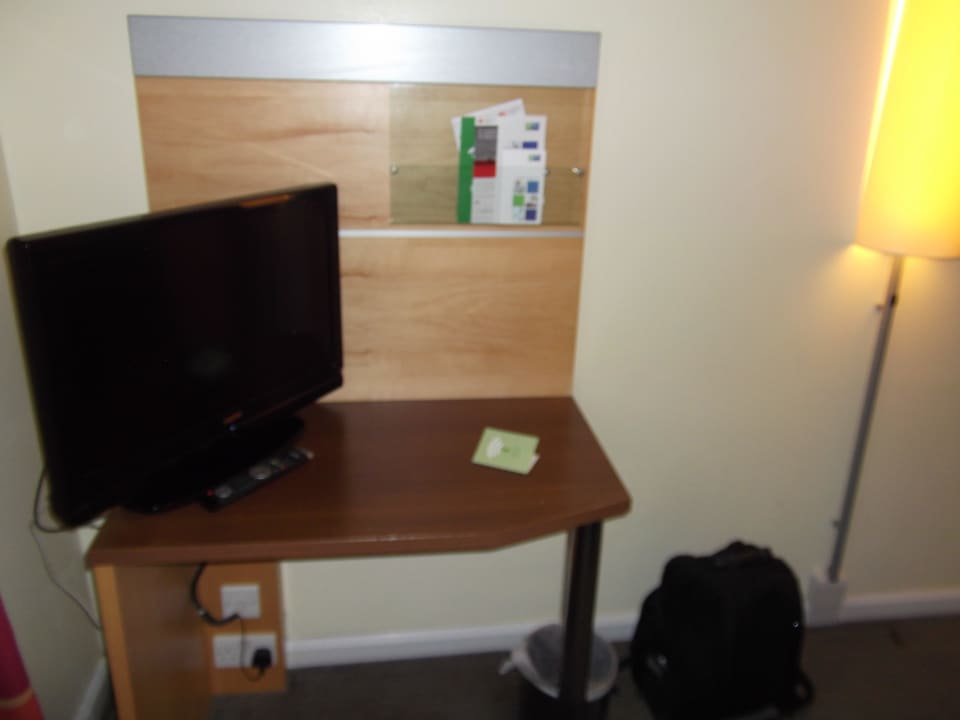 TV Holiday Inn Express London Croydon