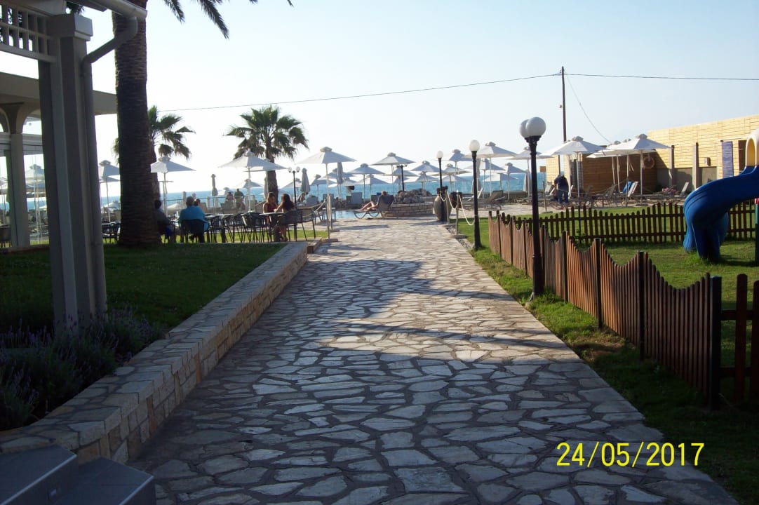 Außenansicht Acharavi Beach Hotel