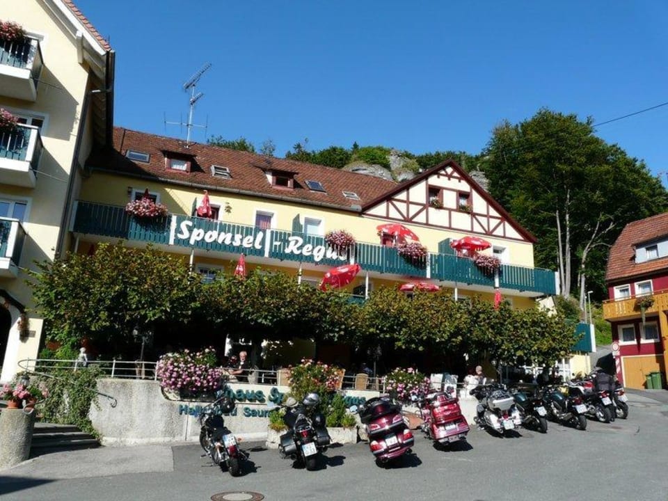 Hoteleingang Landhaus Sponsel-Regus