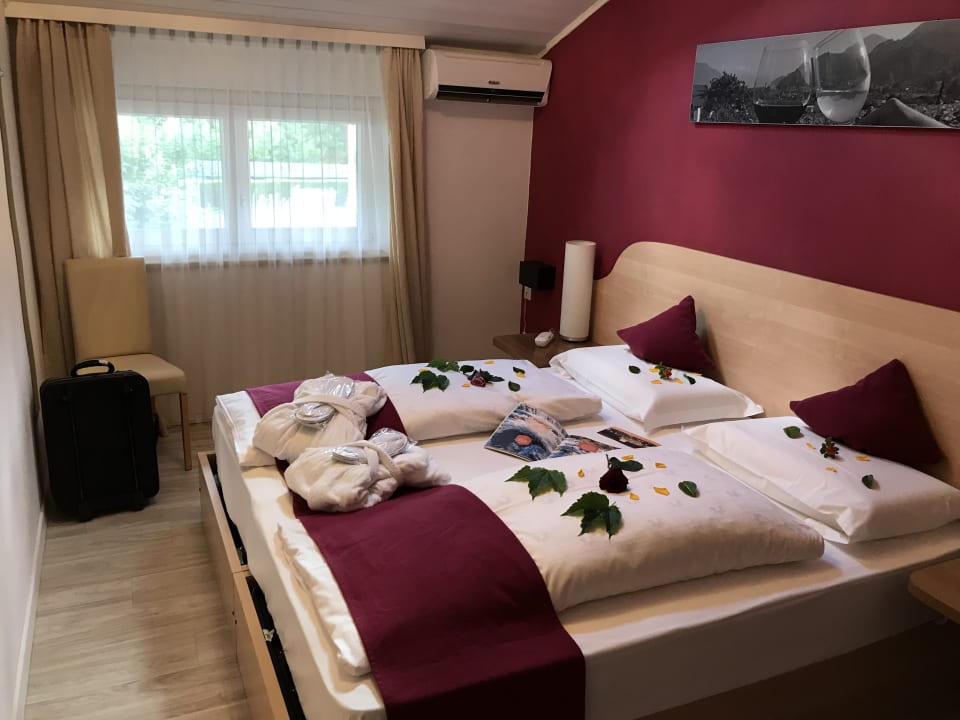 So freundlich wird man willkommen geheißen Schlosshof Charme Style Hotel Resort