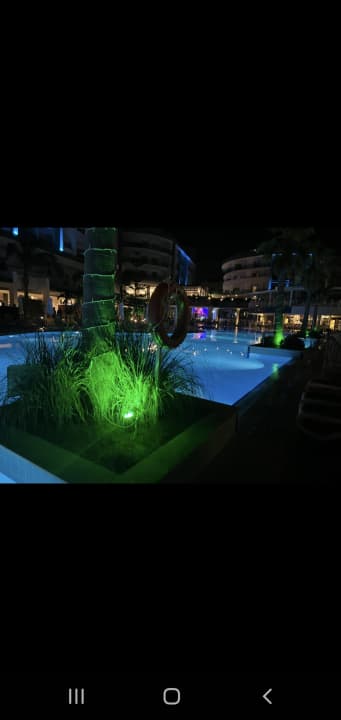 Pool Side Aluna Hotel