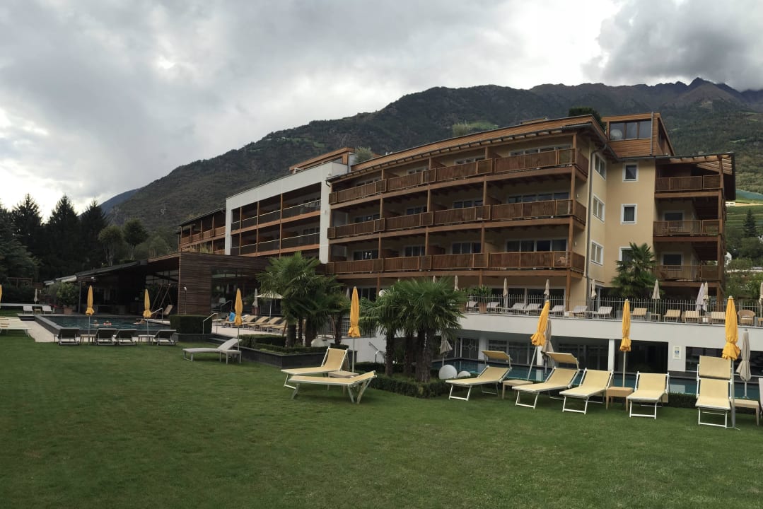 Blick zum Hotel Feldhof DolceVita Resort