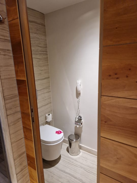 Zimmer Acanthus Cennet Barut Collection