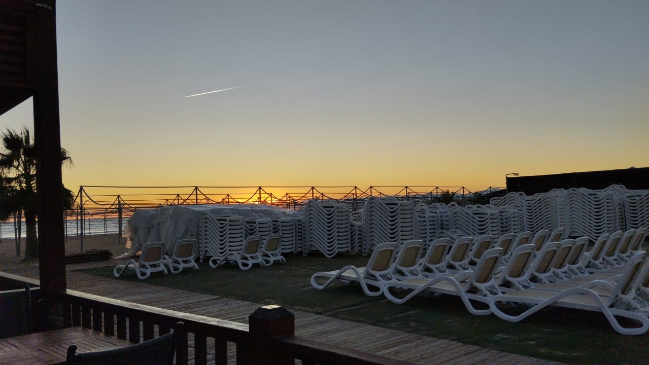 Strand Royal Taj Mahal Hotel