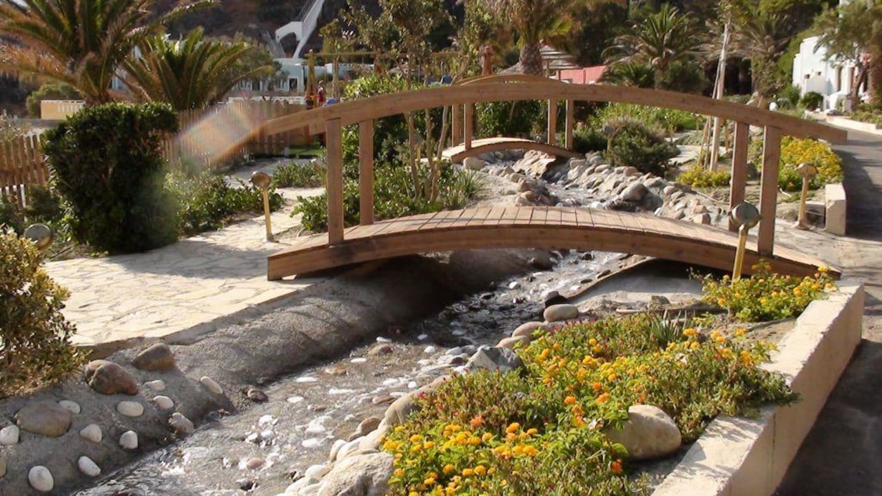 Mini strumyk Kalypso Cretan Village Sense Resort & Spa