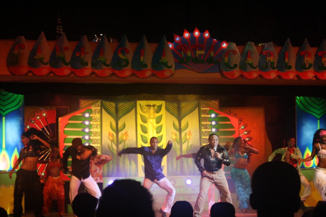 Animation abends Iberostar Waves Punta Cana