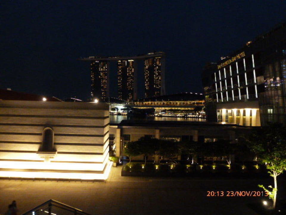Nächtlicher Anblick The Fullerton Bay Hotel Singapore