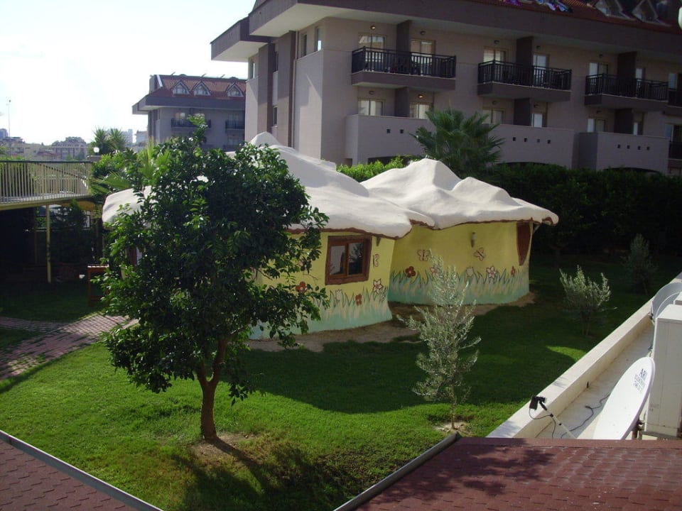 Miniclub und Nebengebäude Hane Family Resort