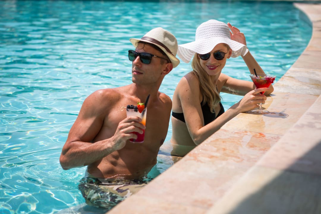 Sun Bay Bar Color Hotel