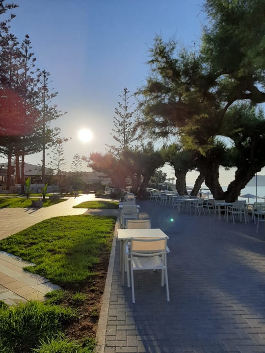 Gastro Giannoulis Santa Marina Beach