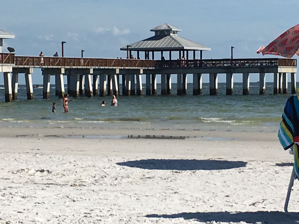 Pier The Holiday Court Villas and Suites