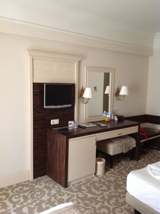 Frisierkommode und Flatscreen Aydinbey Kings Palace & Spa