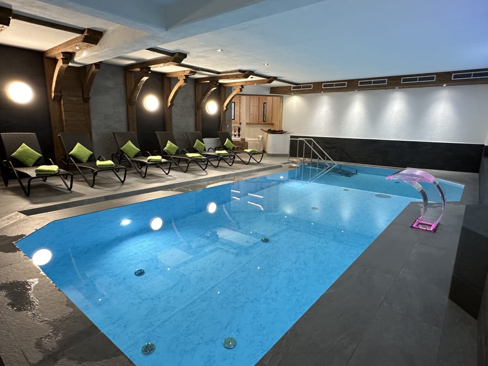 Pool Hotel Hubertushof - Ihr Hotel mit Herz