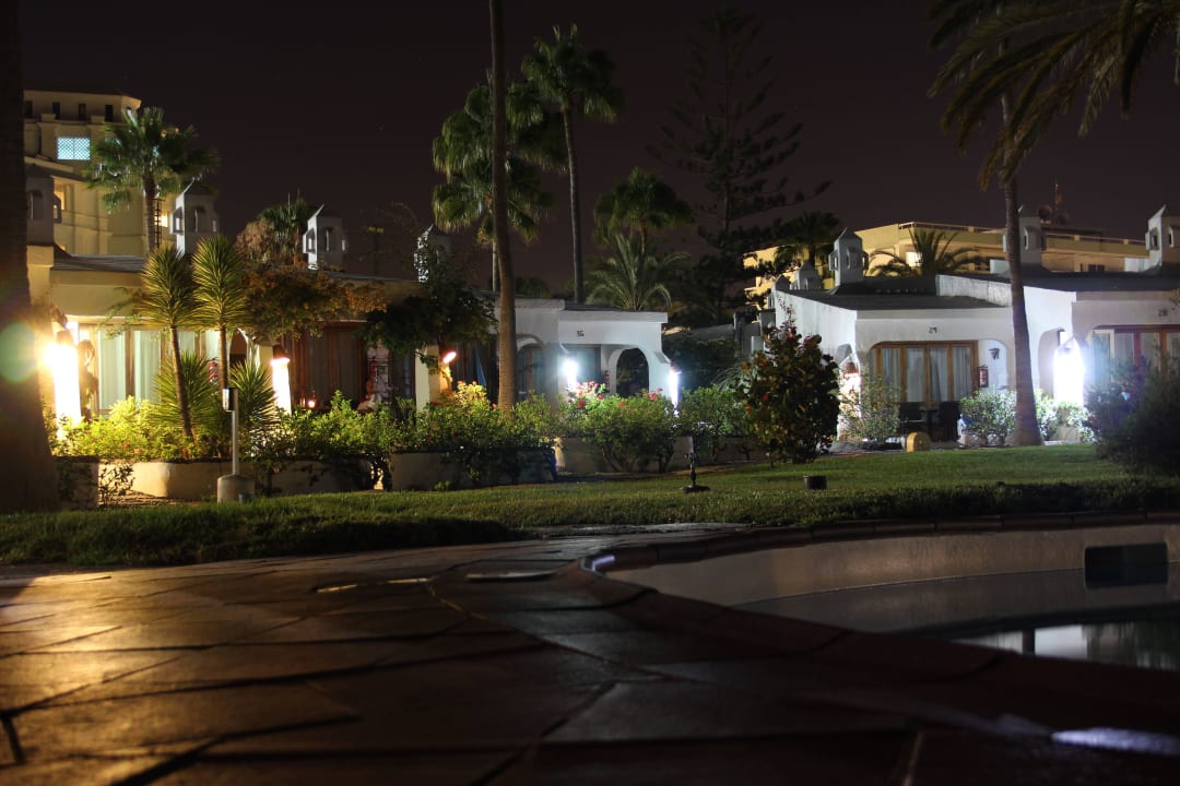 Bei Nacht Sahara Beach Club