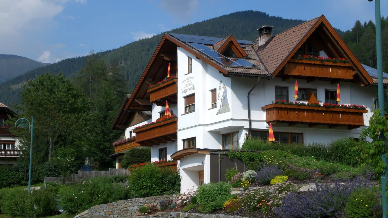 Blick von der Straße Apartments Haus zur Vogelweide