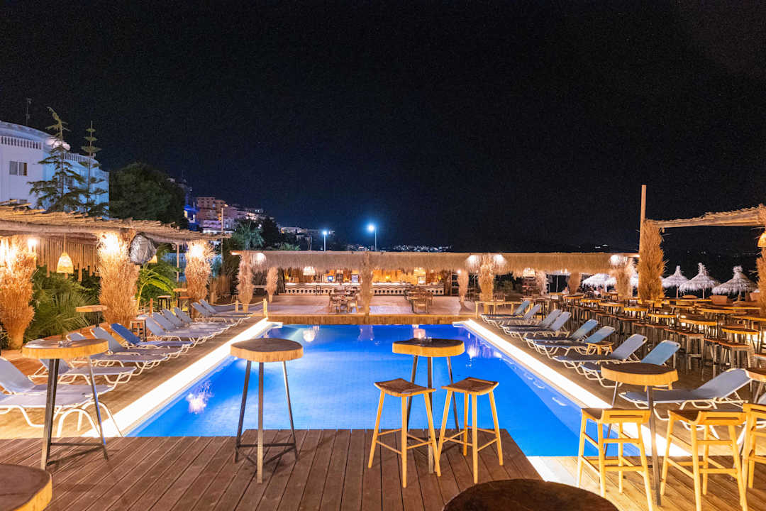 Außenansicht Grand Hotel Saranda