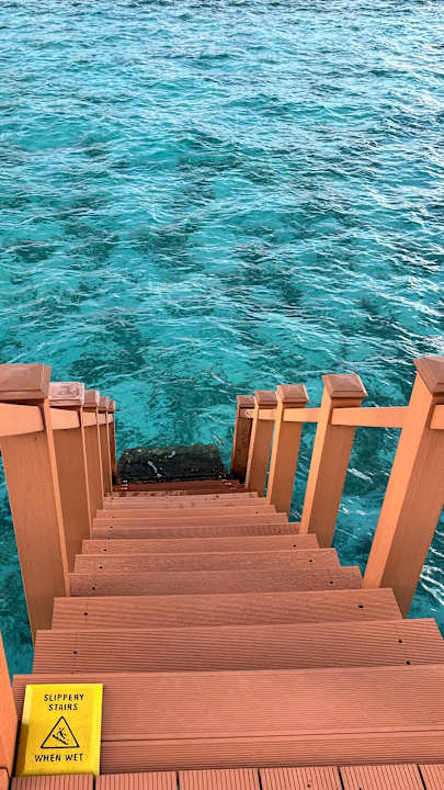 Gastro Angaga Island Resort