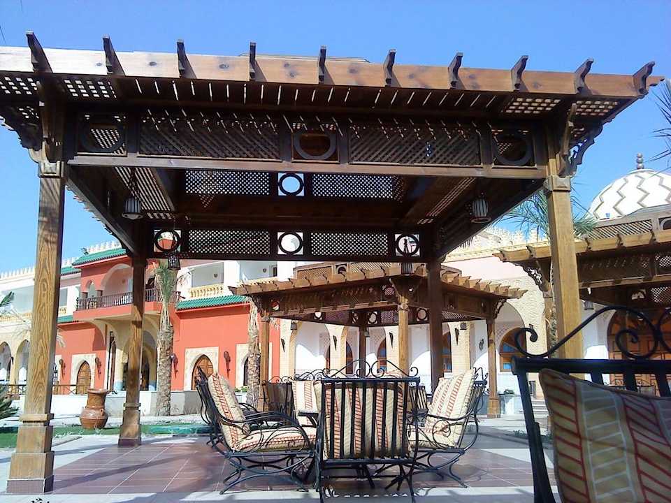 Noch eine Sitzgelegenheit Pickalbatros Alf Leila Wa Leila Resort - Neverland Hurghada