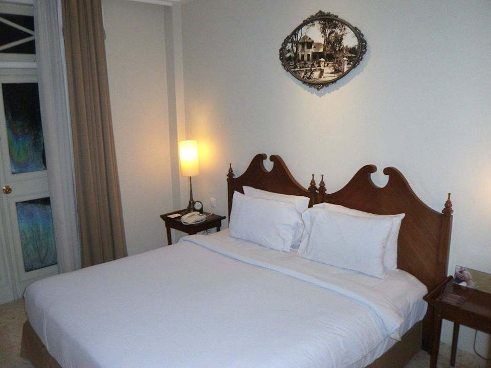 Bett The Phoenix Hotel Yogyakarta