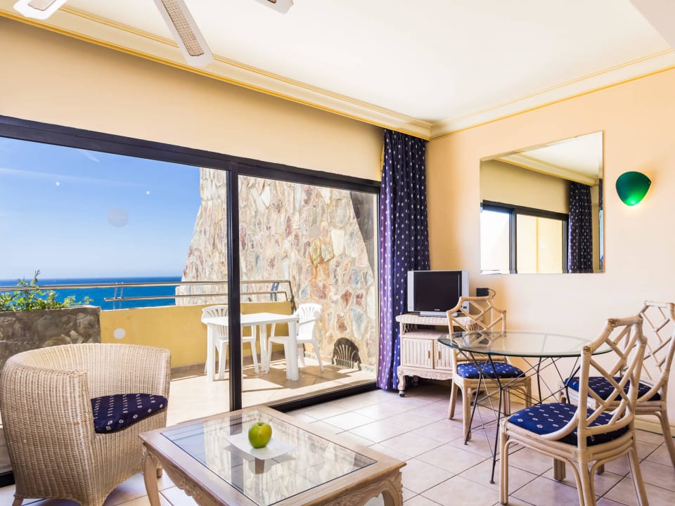 One bedroom apartment BlueBay Beach Club