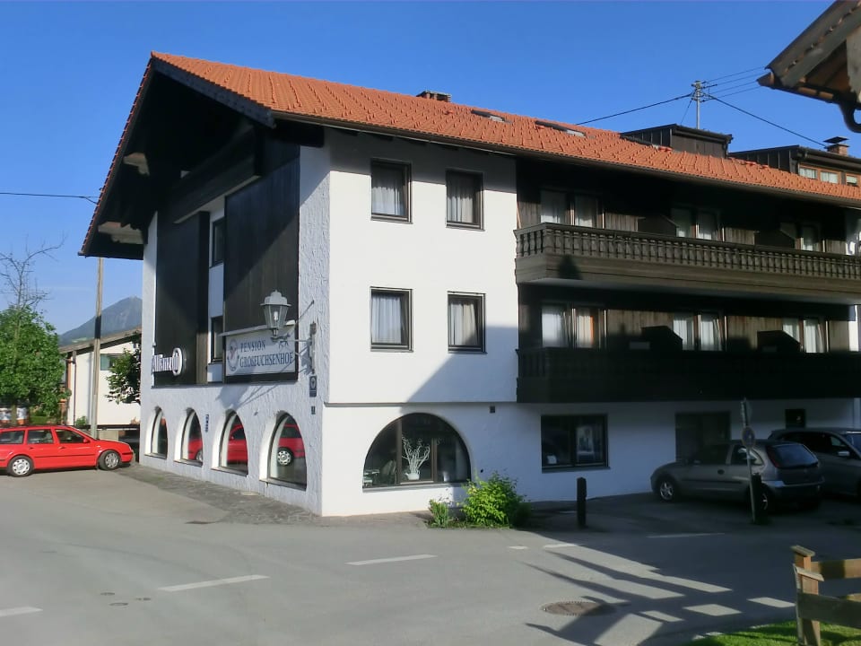 Hotel von außen , Parken am Hotel Hotel Garni Großfuchsenhof