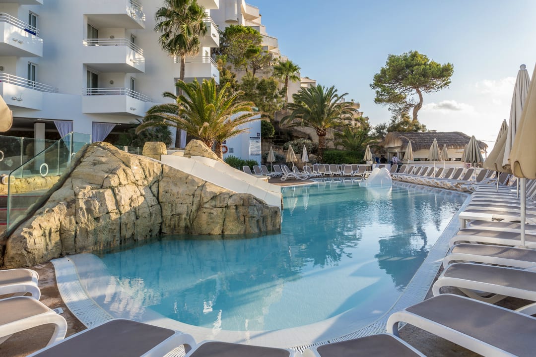 Pool FERGUS Style Cala Blanca Suites