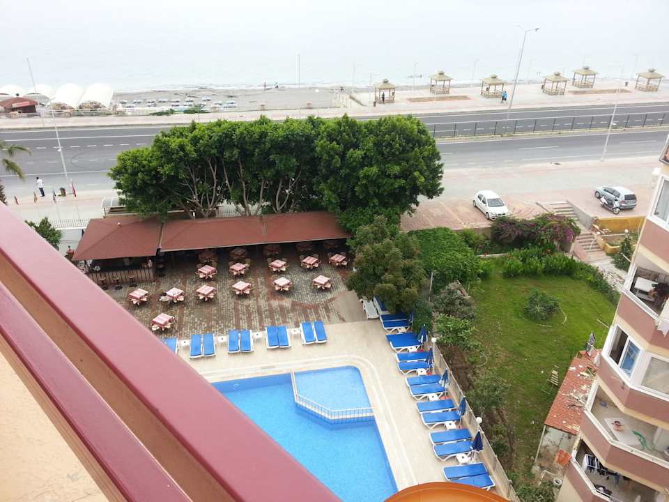 Ausblick auf den pool und das meer Doris Aytur Hotel