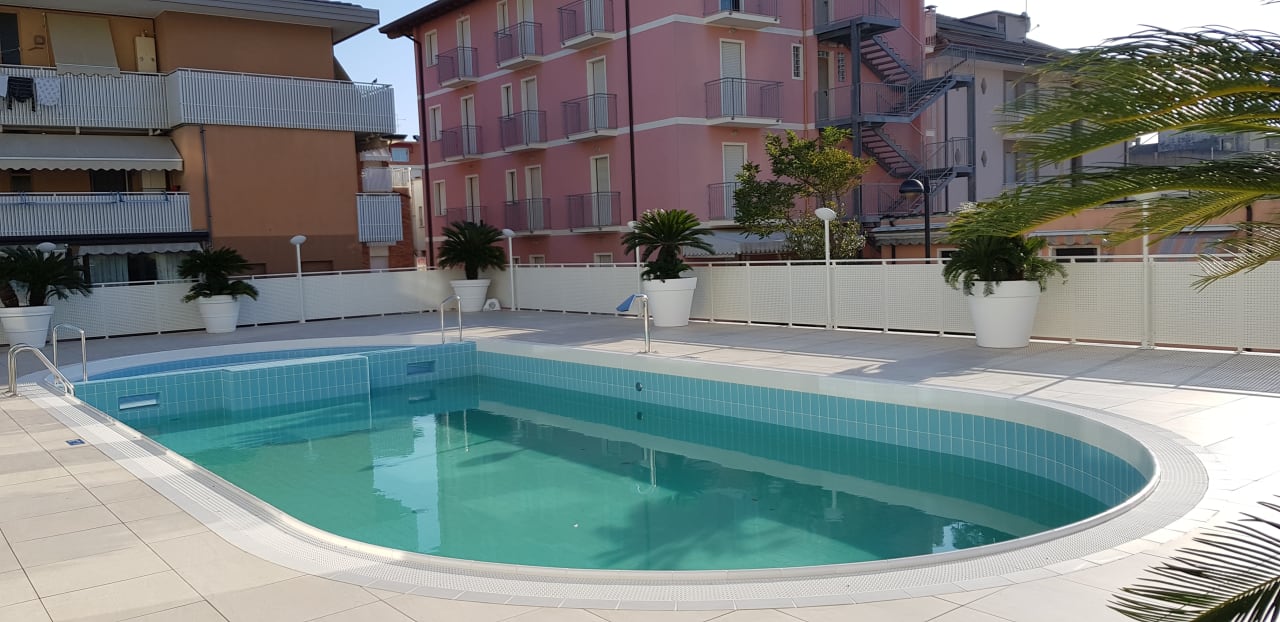 Pool Hotel International Beach