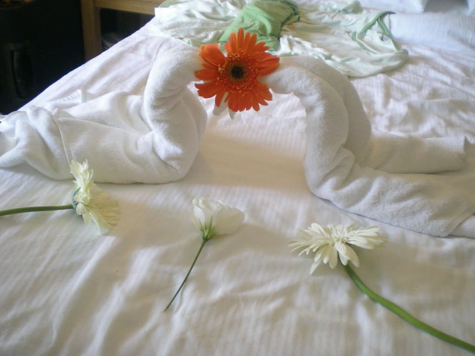 Tolles Kunstwerk unserem Bett Sunis Kumköy Beach Resort Hotel & Spa