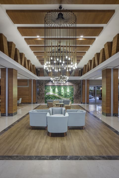 Lobby Wyndham Garden Lara