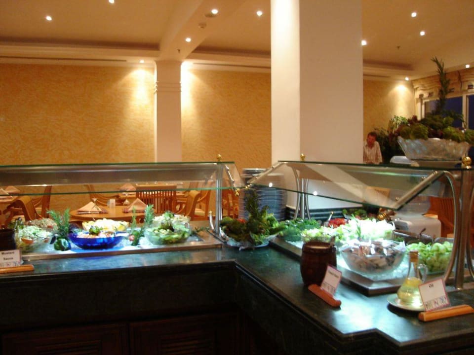 Salatbuffet im Pallavrion-Restaurant Palm Beach Resort