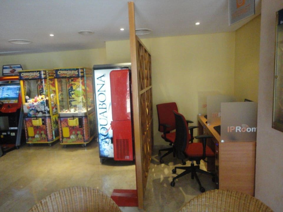 Pokój gier allsun Hotel Sumba