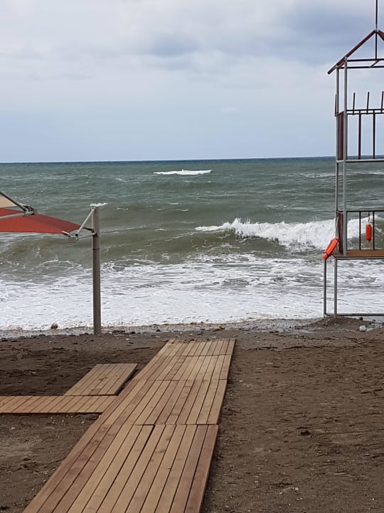 Der Weg zum Strand Haydarpasha Palace