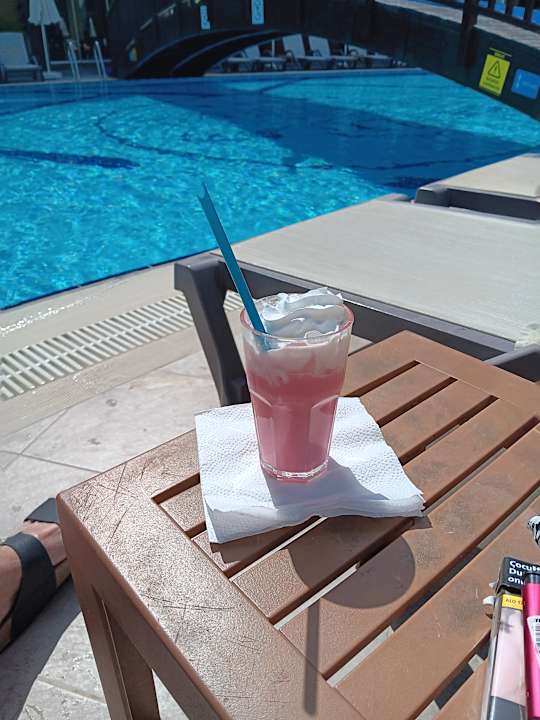 Gastro The Lumos Deluxe Resort Hotel