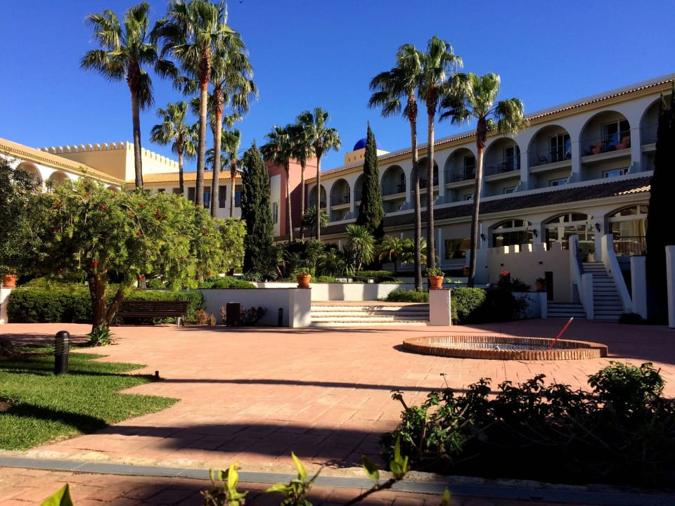 Hotelansicht / Gartenanlage Fuerte Conil-Resort