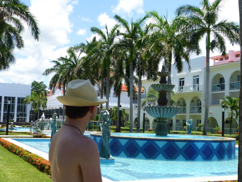 Innenbereich mit Springbrunnen Hotel Riu Palace Mexico