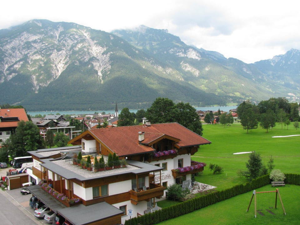 Blick vom Balkon auf den Achensee und Rofan Hotel Karlwirt