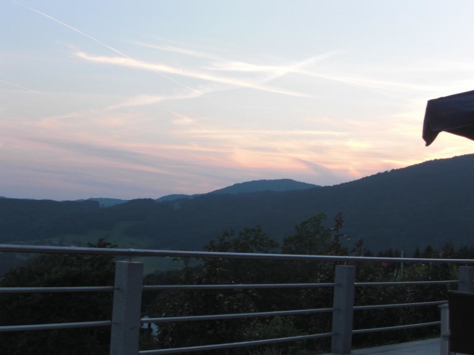 Sonnenuntergang auf der Terrasse  Thula Wellnesshotel Bayerischer Wald