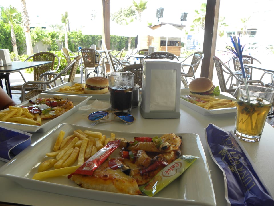 Obiadek w barze Luna Blanca Resort & Spa