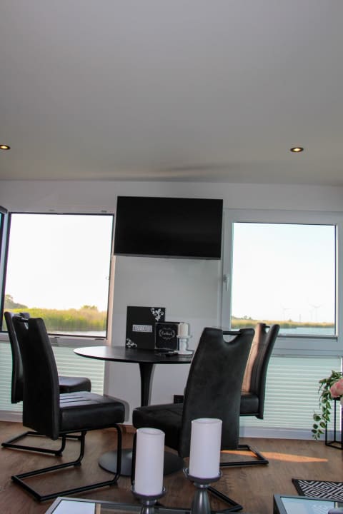 Zimmer Hausboote Wangermeer