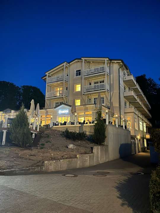 Außenansicht Hotel Bernstein Rügen