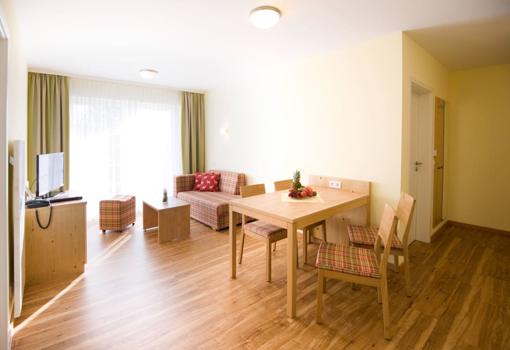 Wohnzimmer Familien-Appartement Erlenbach Landhotel Alte Mühle