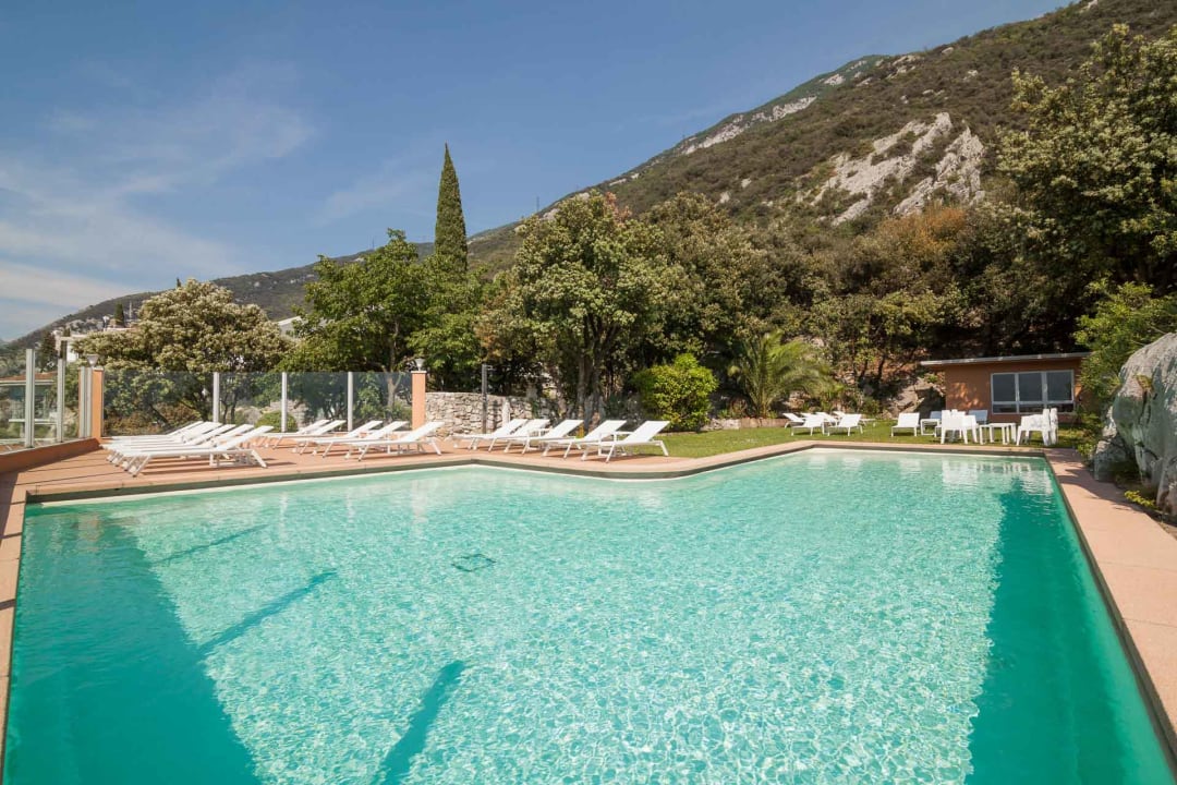 Pool Hotel Villa Tempesta
