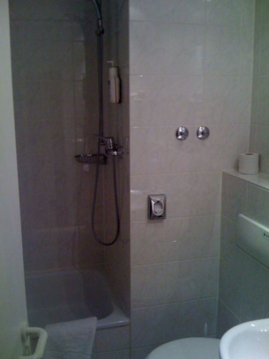 Bad mit Dusche Hotel Seehof Herrsching