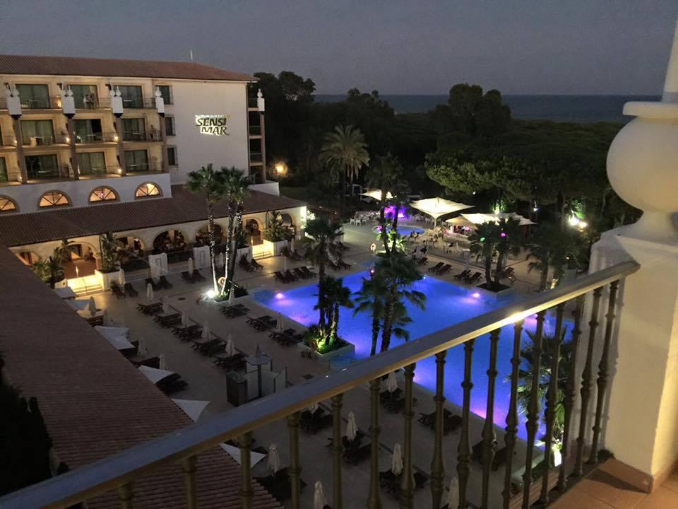 Nacht vom 4.Stock mit Beleuchtung TUI BLUE Isla Cristina Palace