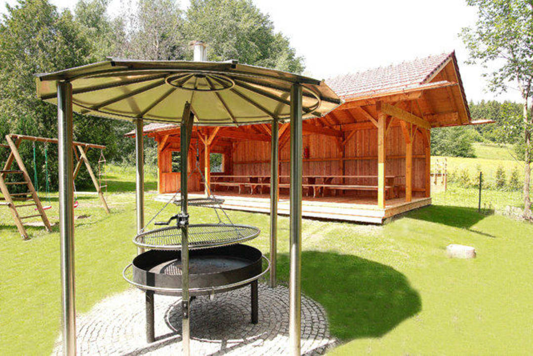 Garten mit Grill Gruppenferienhaus Landhaus St.Oswald