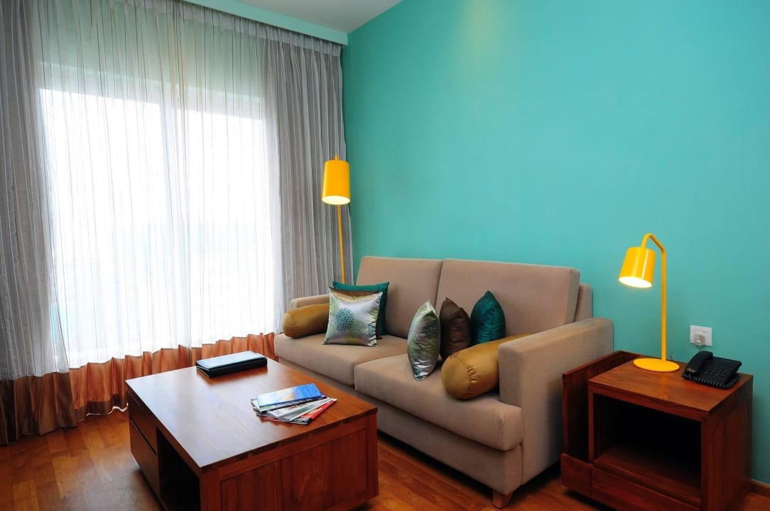 Deluxe Living Room Ocean Edge Suites Colombo
