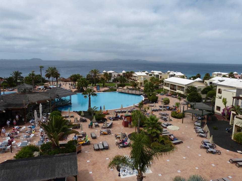 Ausblick von der Privilege Lounge Terrasse H10 Rubicón Horizons Collection